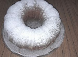 Una foto de Budín de chocolate con cerezas
