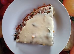 Una foto de La tortilla de Popeye (espinaca+zanahoria+avena+queso)