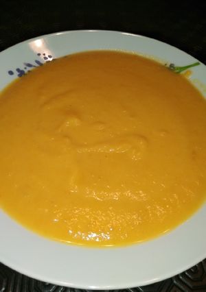 Foto principal de Vichyssoie de zanahoria con manzanas y cúrcuma