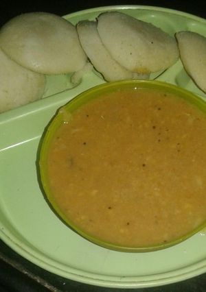 A picture of Idli sambar.