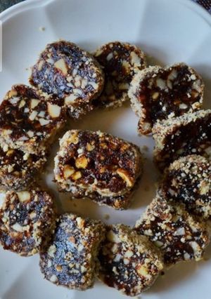 A picture of Khajur Barfi.