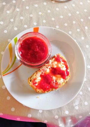 Una foto de Mermelada de fresa casera. 🍓 Comida real🍓