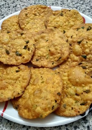 મેથીની ક્રિસ્પી પૂરી(Methi Crispy Puri Recipe In Gujarati) રેસીપી મુખ્ય ફોટો