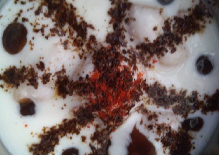 Dahi Bada golden apron