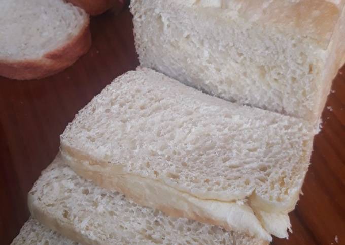 Langkah Mudah untuk Menyiapkan Roti Tawar Lembut, selembut kasih ibu. Stok sahur praktis 😆 Anti Gagal