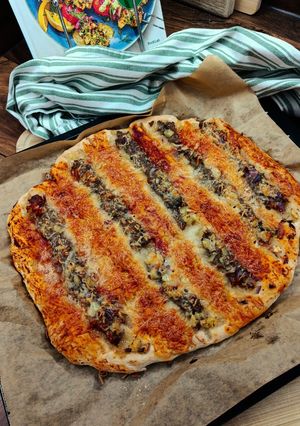 Török darált húsos kalács- Kıymalı çörek recept fotója