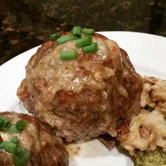 A picture of Uncle Dave's burger bundles.