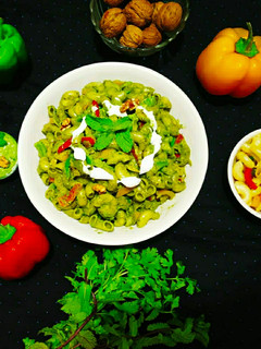 પાલક અખરોટ પેસ્ટો પાસ્તા (Spinch Walnut Pesto Pasta Recipe In Gujarati) રેસીપી મુખ્ય ફોટો