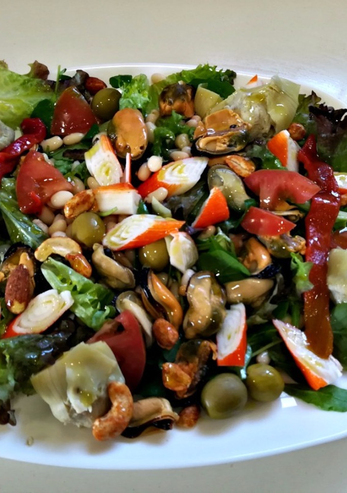 Una foto de Ensalada con judías Sant Pau de fondo