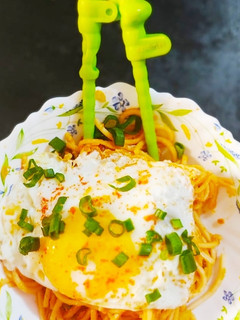 A picture of Egg Noodles.