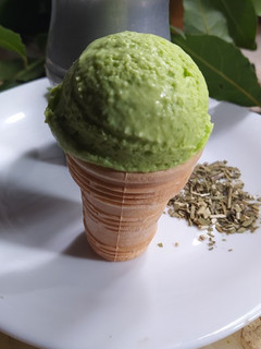 Una foto de Helado de yerba mate o de mate cocido cocido con leche