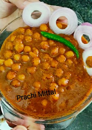 पंजाबी छोले (Punjabi chole recipe in hindi) रेसिपी मुख्य फोटो