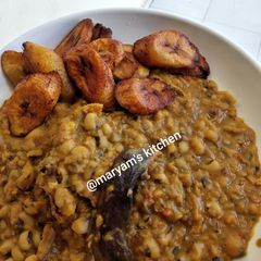 A picture of Beans porridge and plantain.