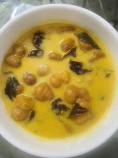 कड़ी (kadhi recipe in Hindi) रेसिपी मुख्य फोटो