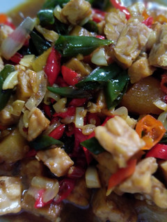 Foto resep Tumis kikil tempe kecap pedas