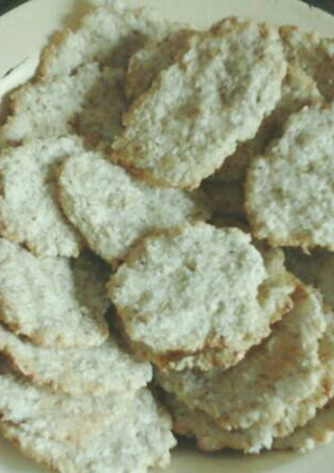 Una foto de Galletitas integrales con coco y avena