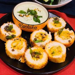 A picture of Stuffed idli discs.