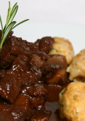 Zsemlegombóc recept (Quenelles de pain) recept fotója