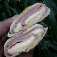 Pan relleno de paleta y queso
