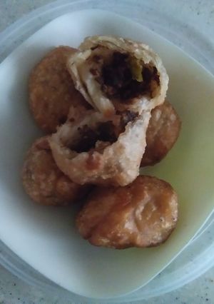 बेसन वाली टेस्टी कचौरी (Besan wali tasty kachori recipe in hindi) रेसिपी मुख्य फोटो