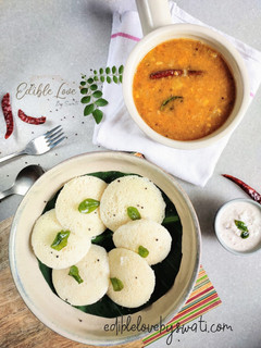A picture of Rawa Idli with vegetables Sambhar & coconut chutney.