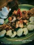 Dada Ayam Kalasan dengan Serundeng Kelapa ala Mbak Carolina