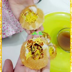 A picture of Gol Gappay.