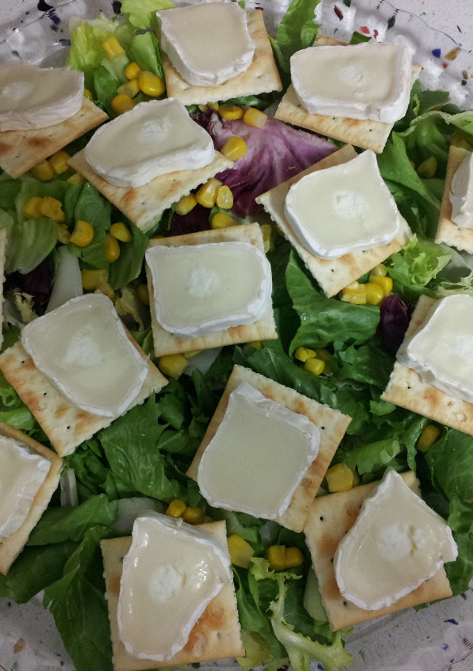 Una foto de Ensalada gourmet con queso de cabra