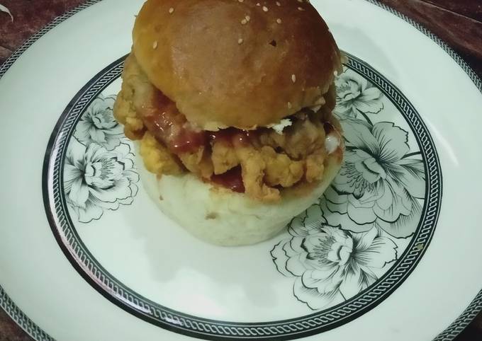 Crispy chicken burger 