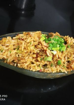 ફ્રાઇડ રાઈસ (Fried Rice Recipe In Gujarati) રેસીપી મુખ્ય ફોટો