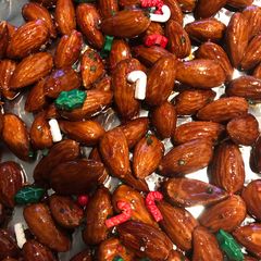 A picture of Cinnamon almonds treat.