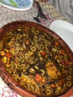 صورة لوصفة طاجين مغربي بالدجاج