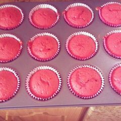 A picture of Red velvet cupcakes.