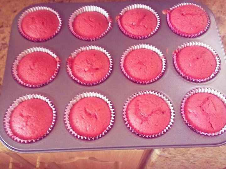 Easy Steps to Make Red velvet cupcakes the So Delicious Tasty
