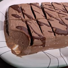 A picture of Chocolatety Caremal coffee ice-cream.