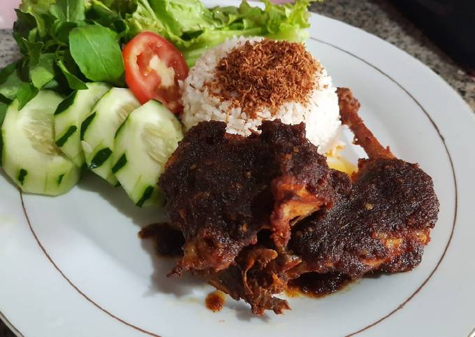 Resep Ayam Bumbu Hitam Madura Oleh Ucy Abdullah Cookpad