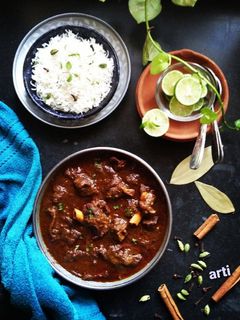 मटन करी (mutton curry recipe in hindi) रेसिपी मुख्य फोटो