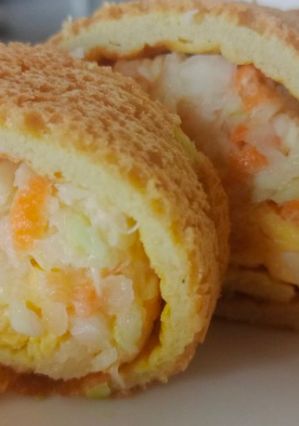 Una foto de Rrollito de huevo y verduras