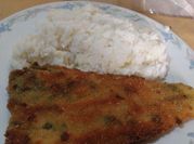 Una foto de filete de merluza a la olla
