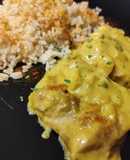 Contramuslos de Pollo al Curry con Manzana a la Mantequilla y Arroz