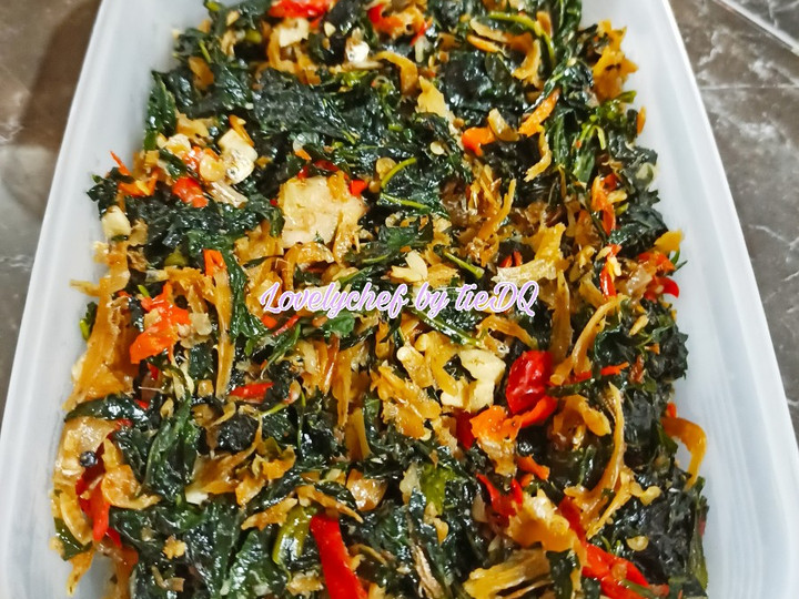 Bagaimana Menyiapkan Oseng daun pepaya jepang dengan 2 macam teri yang Bikin Ngiler