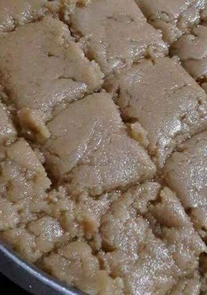 ટેસ્ટી સુખડી (Sukhdi Recipe In Gujarati) રેસીપી મુખ્ય ફોટો