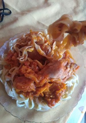 Una foto de Fideos caseros con pollo