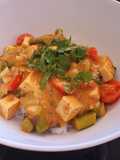 Curry vegano de tofu y verduras