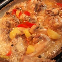 A picture of Spicy ginataang manok.