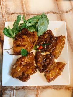 Hình của món Ba rọi chiên nước mắm.