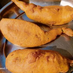 A picture of Mirchi vada.
