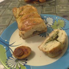 A picture of Cheesy Coriander Bread.