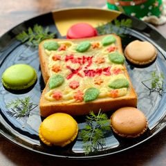 A picture of Christmas Toast.