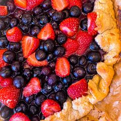 A picture of Berry pie.
